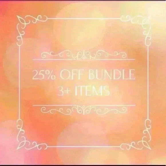 Beautiful dress with pink roses - Picture 2 of 2